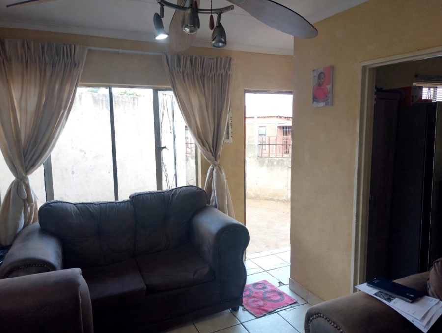 2 Bedroom Property for Sale in Tlhabane West North West